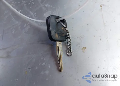 2000 Ford Crown Victoria from USA, damaged, VIN 2FAFP73W8YX130044